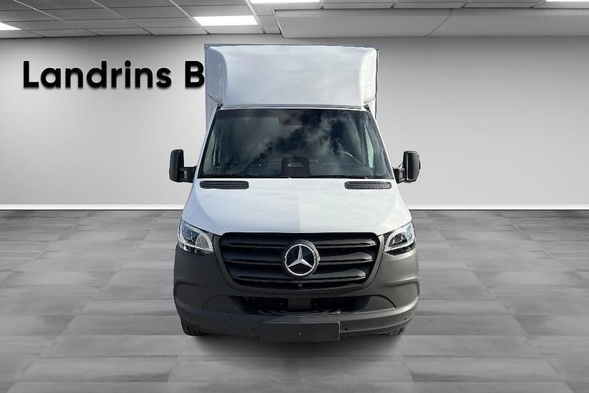 Bild 2 av Mercedes-Benz eSprinter 420 Chassi 81 kWh EH A3 PRO Volymskåp m. Lyft *OMG LEVERANS*