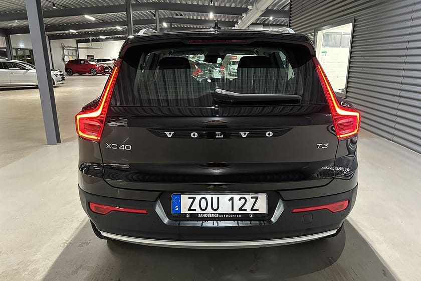 Bild 5 av Volvo XC40 T3 Momentum Backkamera Värmare Navi Keyless Eu6