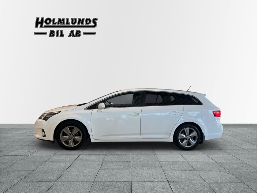 Bild 3 av Toyota Avensis Kombi 1.8  Edition 50 (147HK) drag vinterhjul