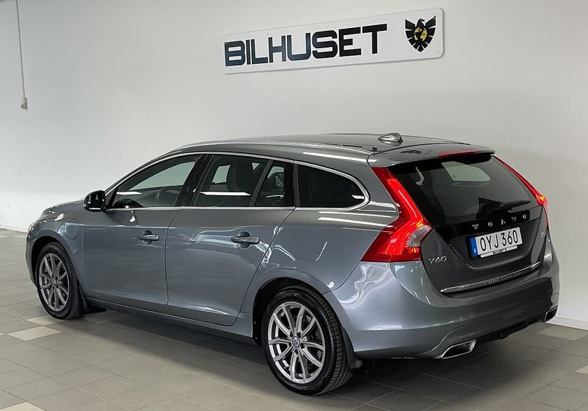 Bild 2 av Volvo V60 D5 Plug-in Hybrid AWD SUMMUM DRAG VÄRMARE