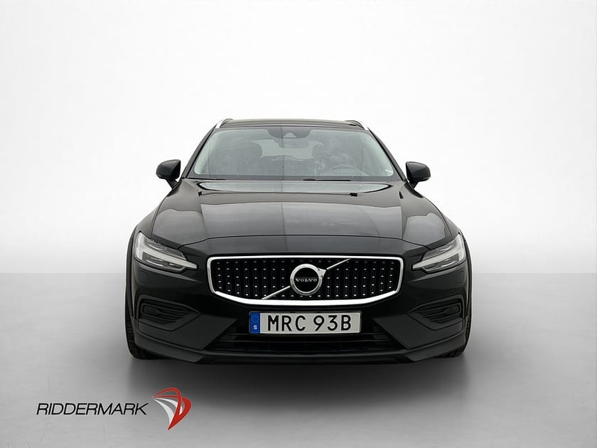 Bild 2 av Volvo V60 Cross Country D4 AWD 190hk VOC D-Värm Navi Carplay