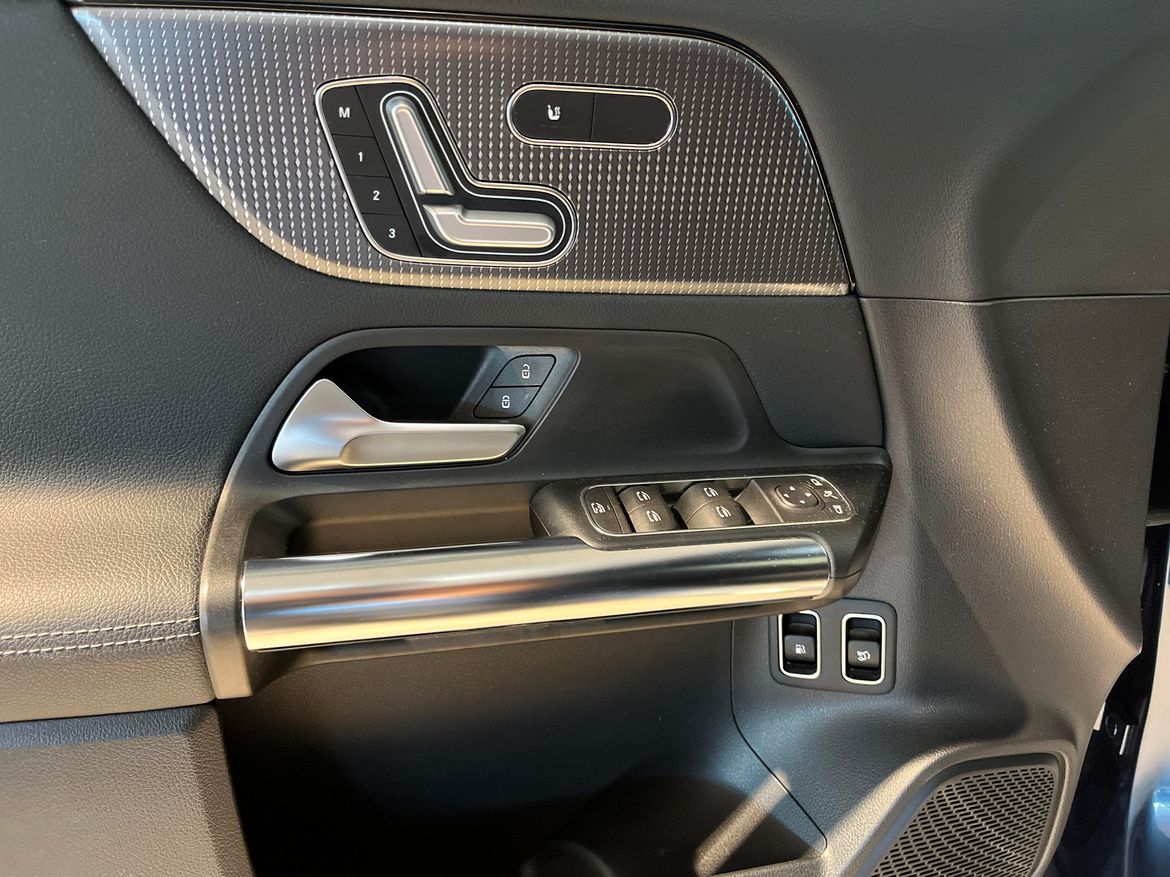 Mercedes-Benz GLA 2021 - miniatyr 15