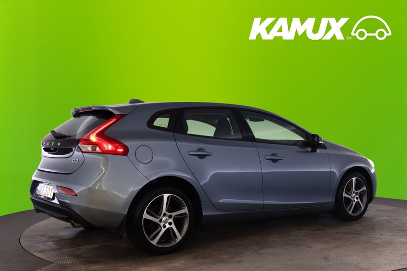 Bild 2 av Volvo V40 D3 Momentum Business Adv GPS B-Kam BLIS Keyless