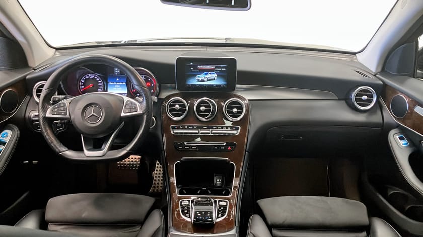 Bild 4 av Mercedes-Benz GLC 250 d 4MATIC / Panorama / Drag