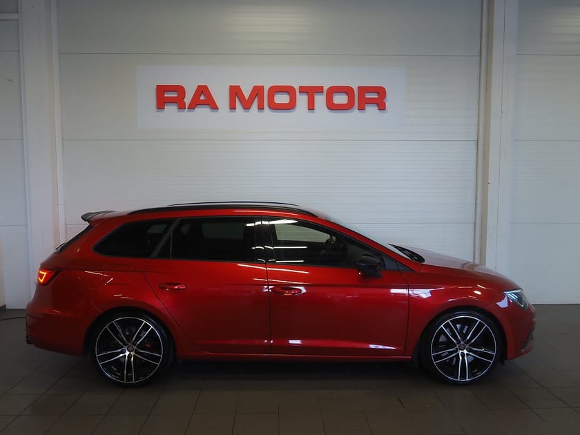 Bild 4 av SEAT León Cupra ST 2.0 TSI 4Drive 300hk | Navi | Beats | Cockpit |