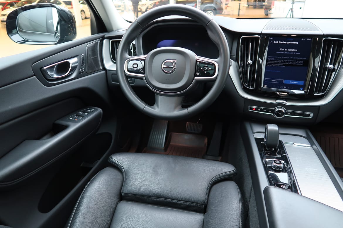 Volvo XC60 2023 - miniatyr 8