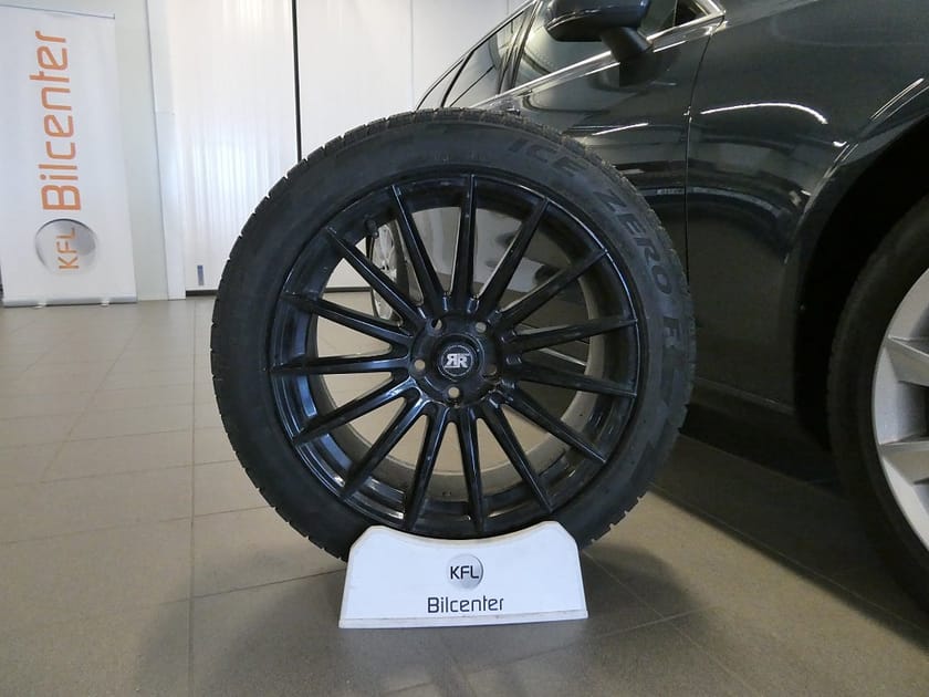Bild 2 av Volvo V90 D3 Aut-Drag-Kamera-Värmare-VOC-Navi-SoV *Kamremsbytt*
