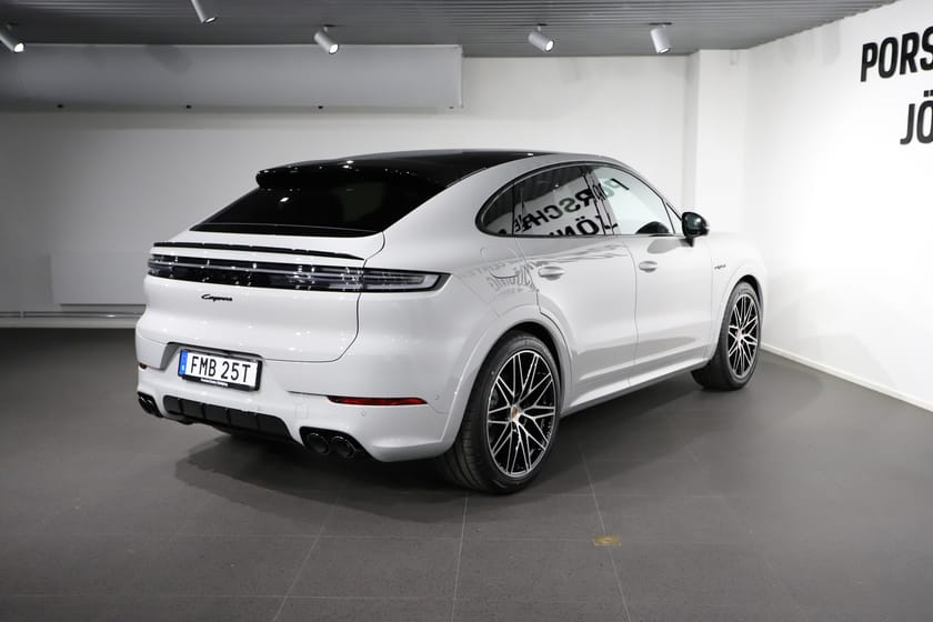 Bild 5 av Porsche Cayenne E-Hybrid Coupé Coupe Black Edition 470 hk