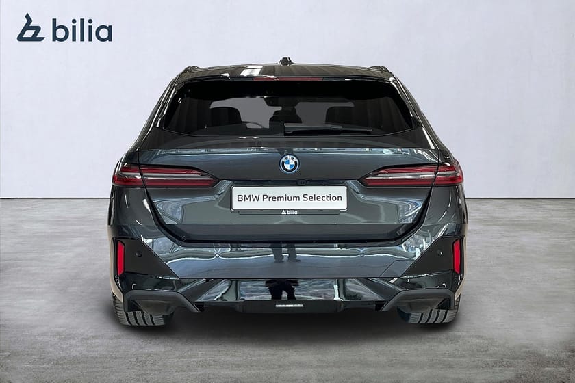 Bild 4 av BMW i5 xDrive40 Touring xDrive 40 M-Sport Pro | DEMOBIL | Drag | B&W | 360 kam.