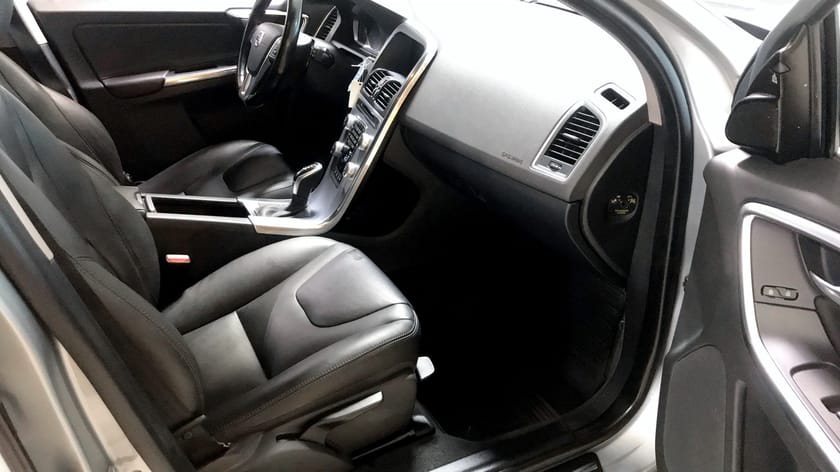 Bild 3 av Volvo XC60 D4 Classic Summum AWD 190 Hk Drag