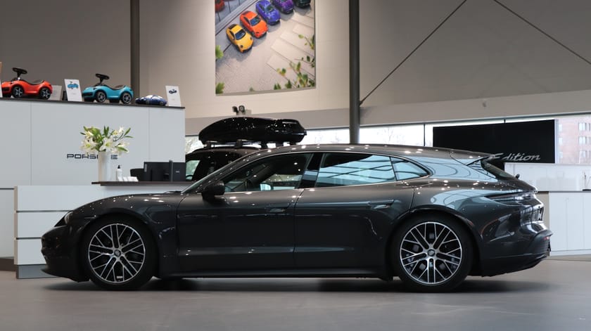 Bild 4 av Porsche Taycan Sport Turismo Head Up Display / Panorama / Luftfjädring