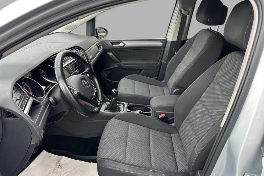 Bilde 5 av Volkswagen Touran 7-seater 7seter/H.feste/Cruise/Sommer+vinterhjul/1 års garanti