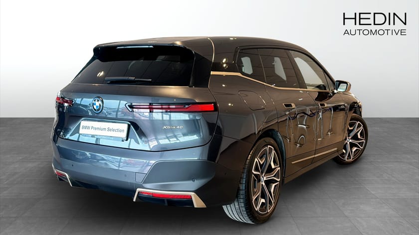 Bild 2 av BMW iX xDrive40 H/K Pano Drag