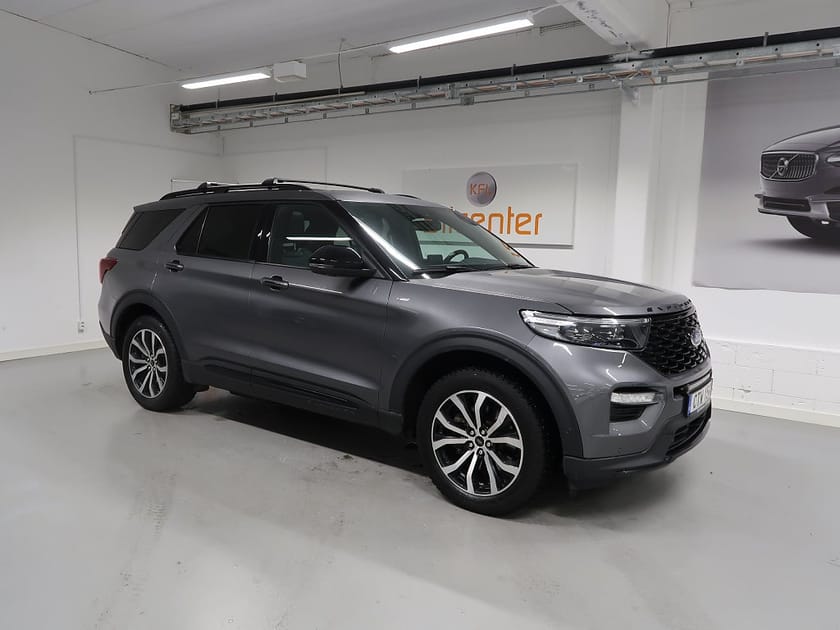 Bild 3 av Ford Explorer Plug-In Hybrid *JANUARIREA* 7-sits AWD ST-Line V-Däck ingår 360°