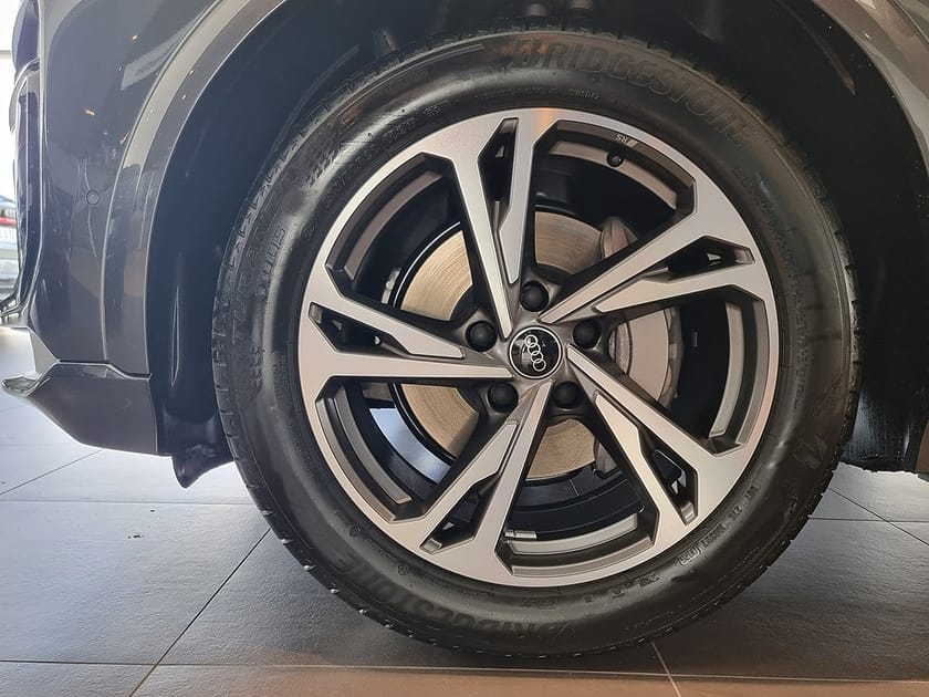 Bild 4 av Audi Q6 e-tron quattro SUV 388hk S-line