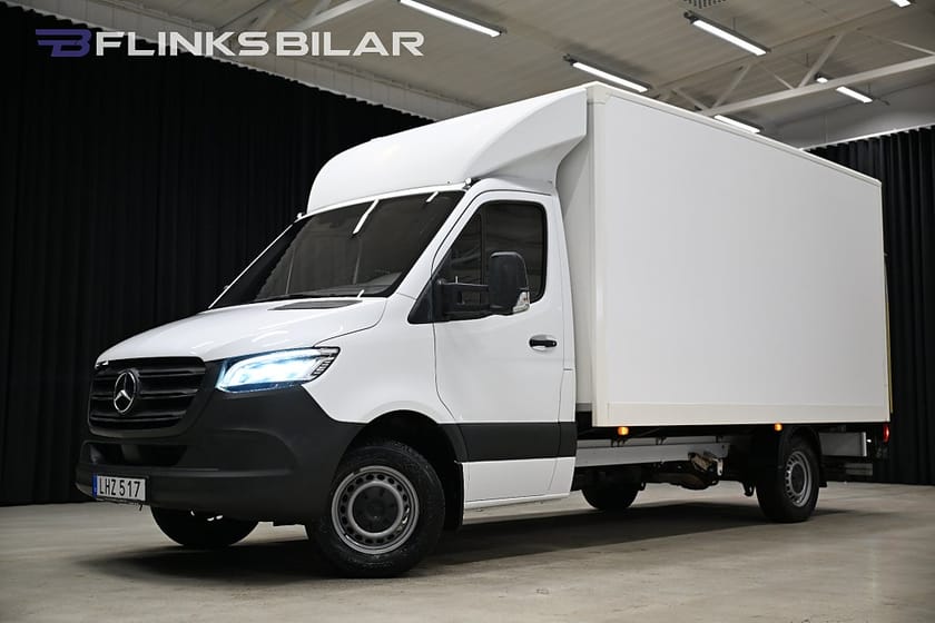 Bild 1 av Mercedes-Benz Sprinter 316 CDI Chassi 163HK 7G+ Automat|Volymskåp|BG-Lyft|Lågmil|Moms