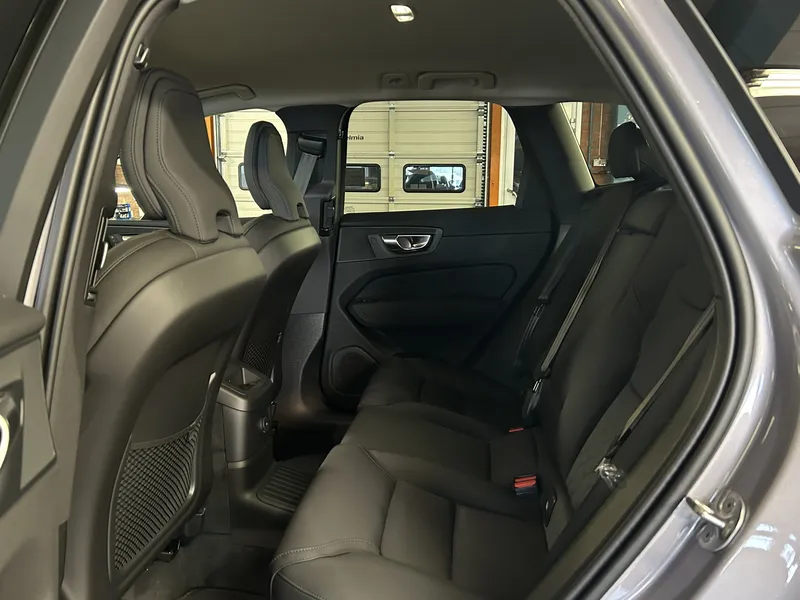 Bild 11 av 13 – Volvo XC60 T6 Plus Dark Nordic Edition Plus Nordic Edition