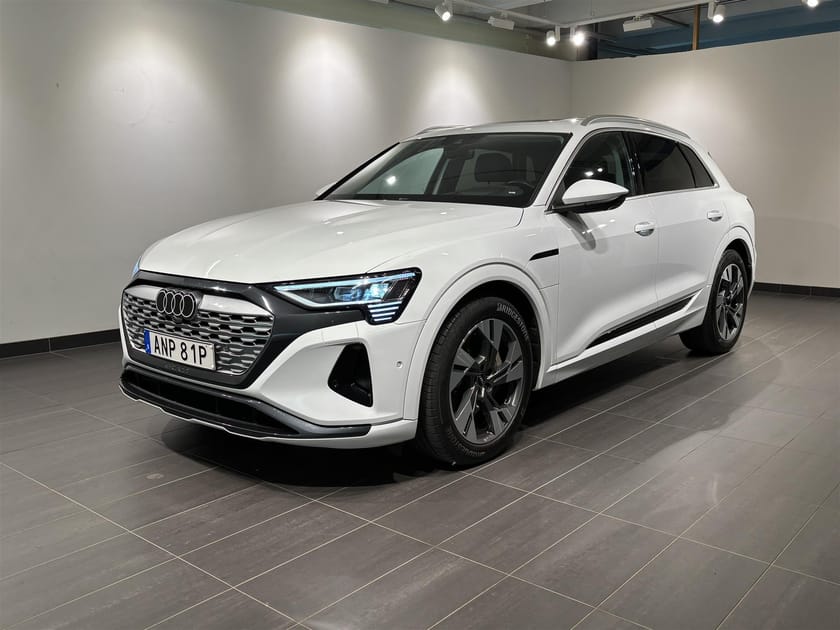 Bild 1 av Audi Q8 55 e-tron quattro P Selection Panorama 360° Drag B O HUD