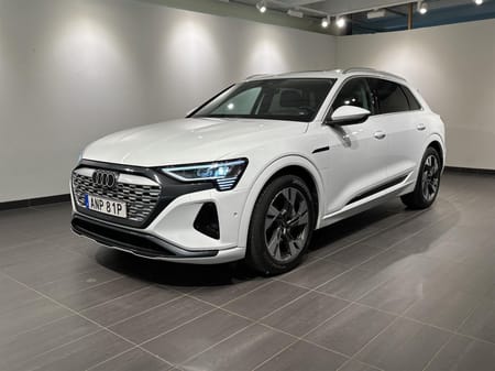Audi Q8 55 e-tron quattro P Selection Panorama 360° Drag B O HUD