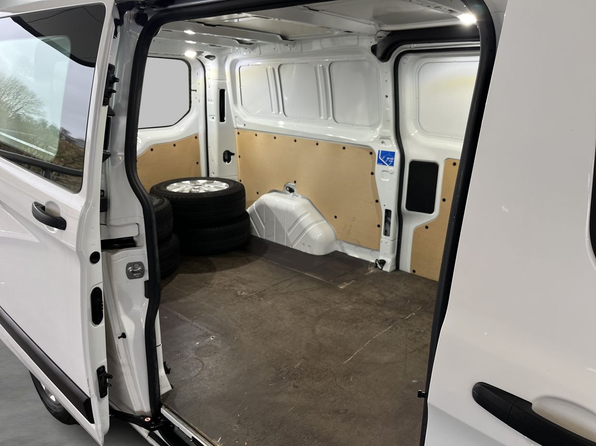 Ford Transit Custom 340 2.0 EcoBlue Manuell, 6-trinn, 130hk, 2021