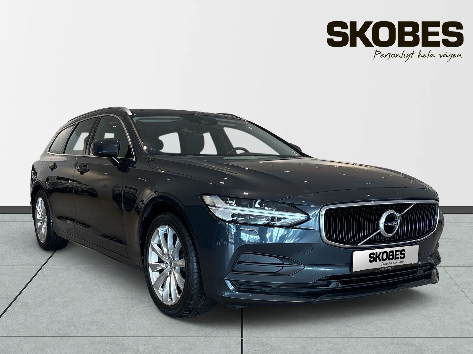 Volvo V90 D4 Momentum Edition