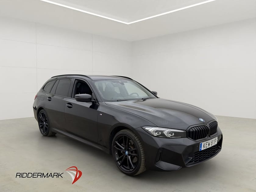 Bild 1 av BMW 330e xDrive Touring M-Sport Widescreen H/K Navi CarPlay