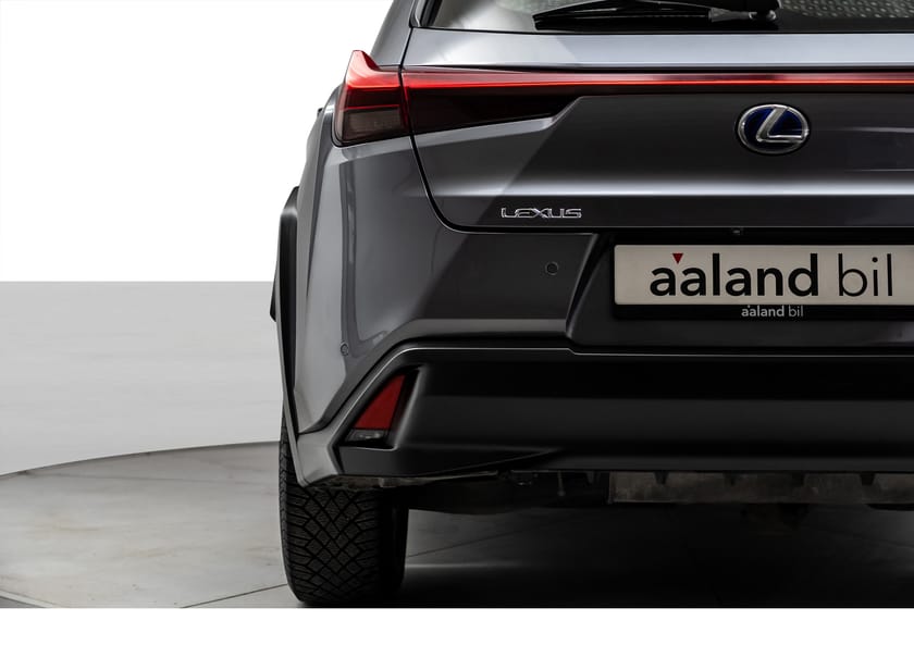 Bilde 3 av Lexus UX 250h E-Four Kompakt premium 4WD SUV.