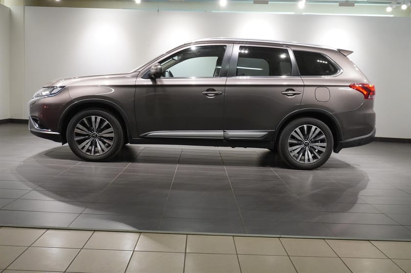 Bild 2 av Mitsubishi Outlander Business 2.0 150hk 4WD 7 Sits Läder Kamera