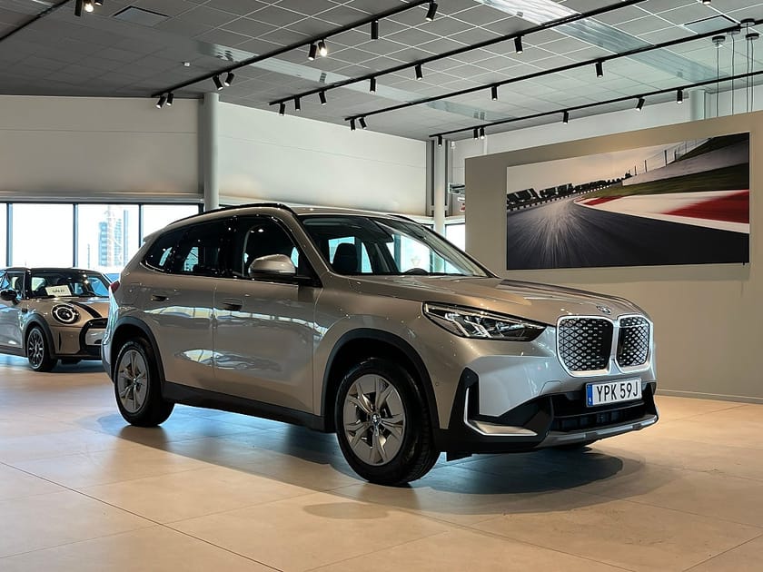 Bild 3 av BMW iX1 eDrive20 Farthållare Rattvärme Drag 4,95%