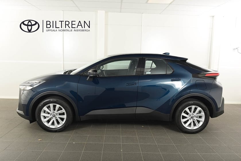 Bild 2 av Toyota C-HR PHEV LADDHYBRID + GRATIS VINTERHJUL (PRISSÄNKT 67.900 KR)