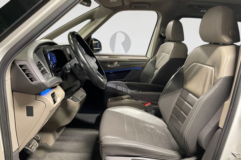 Bild 3 av Volkswagen Multivan eHybrid 1.4 TSI 218 HK DSG STYLE PLUS DRAG 7SITS H/K