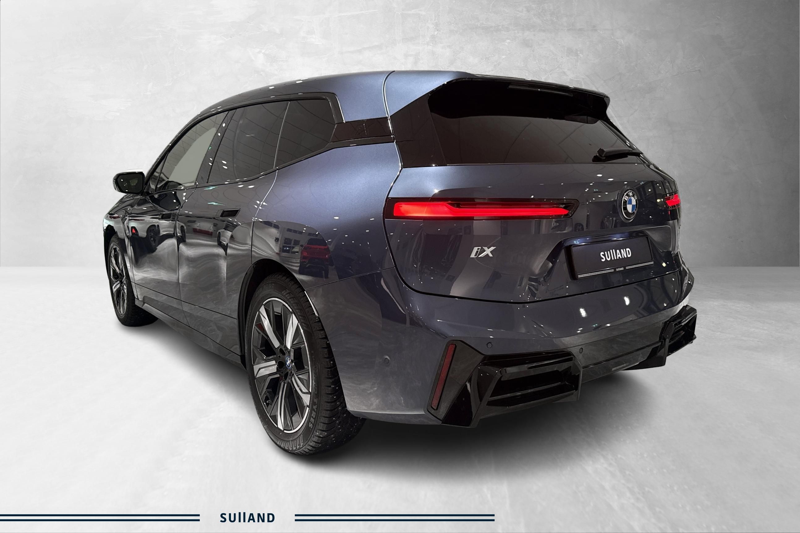 Thumnail bilde 2 av BMW iX xDrive60