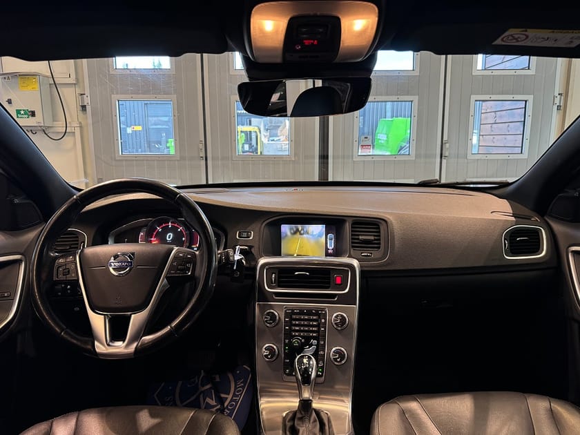 Bild 5 av Volvo V60 Cross Country D4 AWD Aut Classic Summum Drag Kamrem bytt Blis SE UTR