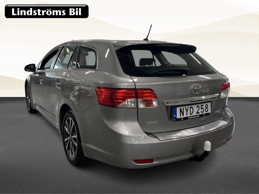 Bild 4 av Toyota Avensis Kombi Business 1.8 147hk manuell S&V-hjul Drag