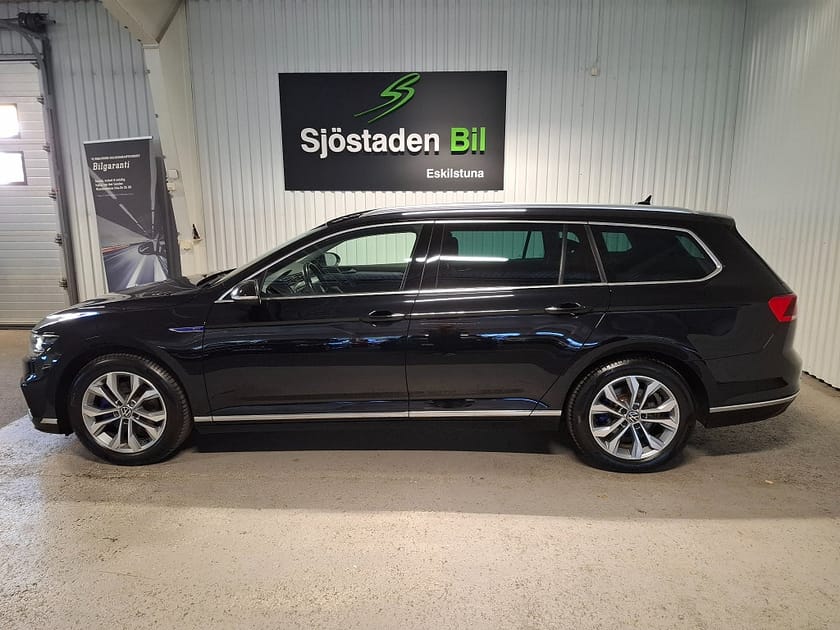 Bild 2 av Volkswagen Passat Sportscombi GTE 218hk Drag Värm Cockpit Kamera