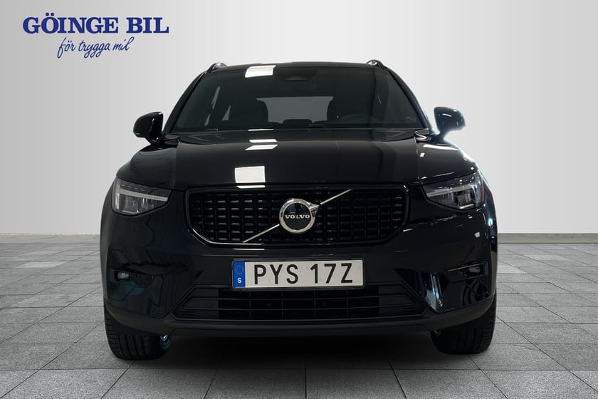 Bild 3 av Volvo XC40 B4 FWD Bensin Plus Dark/ Infällbart Drag/ Förarstöd