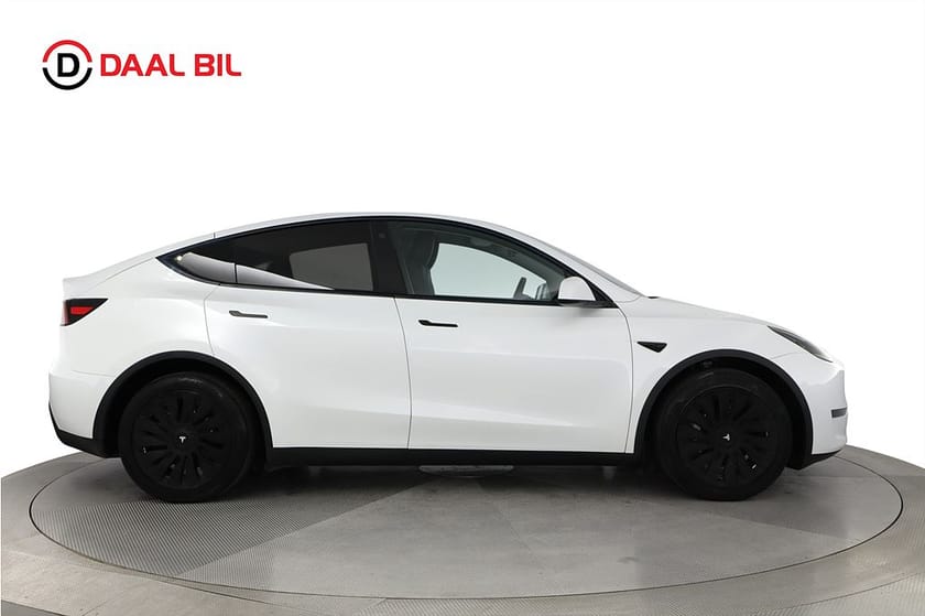 Bild 5 av Tesla Model Y Long Range AWD 514HK DRAG PANO VÄRME B-KAM AUTOPILOT