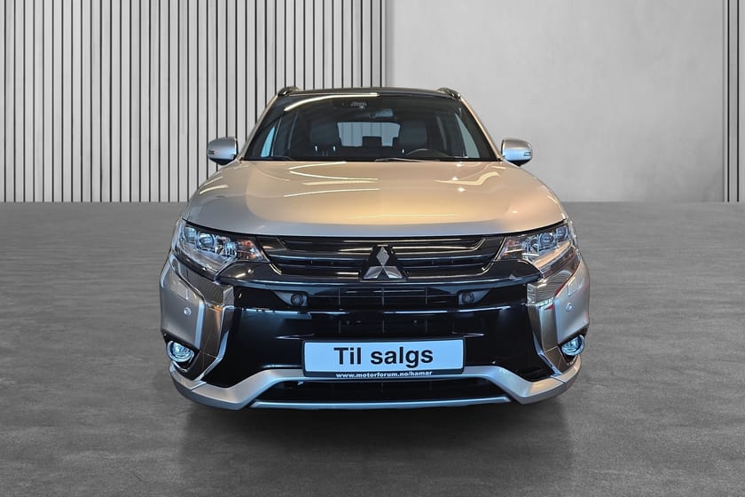 Bilde 2 av Mitsubishi Outlander PHEV S-EDITION - Flott farge kombinasjon