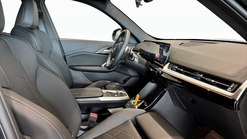 Bild 3 av BMW X1 xDrive25e M sport, Rattvärme, Dragkrok