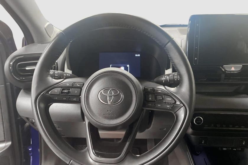 Bild 3 av Toyota Yaris Hybrid 115 1,5 5D ACTIVE PLUS SÄKERHETSPAKET | Vinterhjul