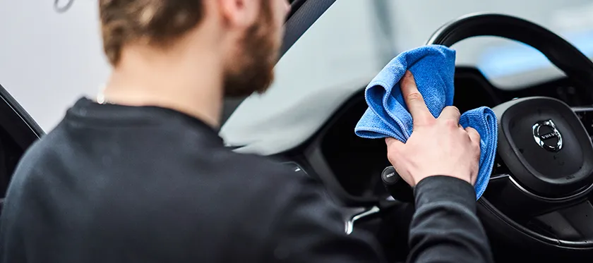 Boka in- och utvändig tvätt - 300 kr i rabatt bakgrundsbild