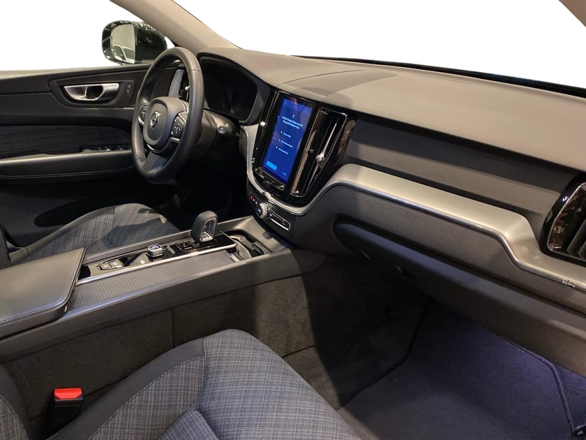 Bild 4 av Volvo XC60 Recharge T6 Core Edition - Drag!