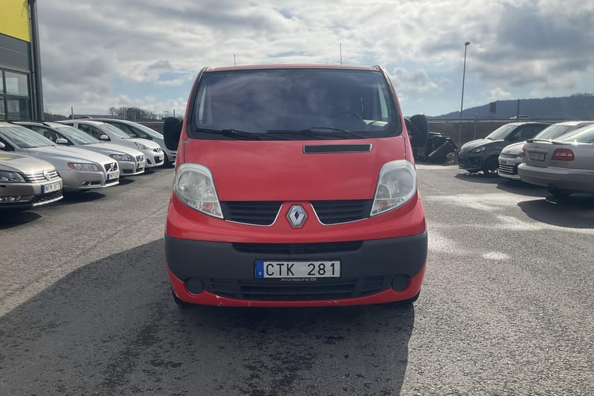 Bild 5 av Renault Trafic Skåpbil 2.0 dCi Skåp/Buss (115hk) Reparationsobjekt