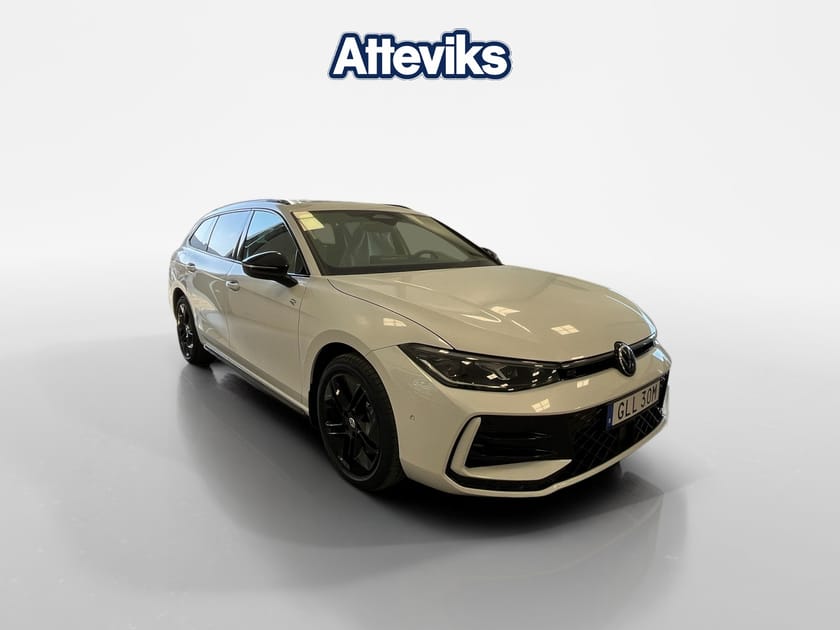 Bild 1 av Volkswagen Passat Variant eHybrid 272hk R-Line *Head up-display/Black style*