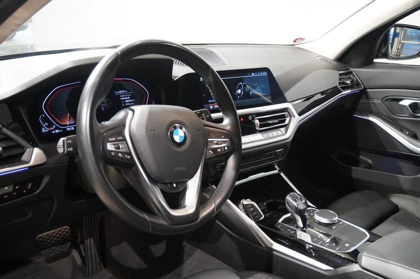 Bild 3 av BMW 320d Touring Sportline Tonade Rutor Adaptiv Farthållare