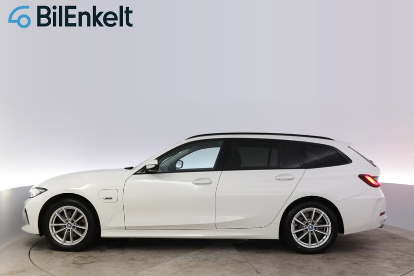 Bild 5 av BMW 330e xDrive Touring Widescreen Cockpit HiFi
