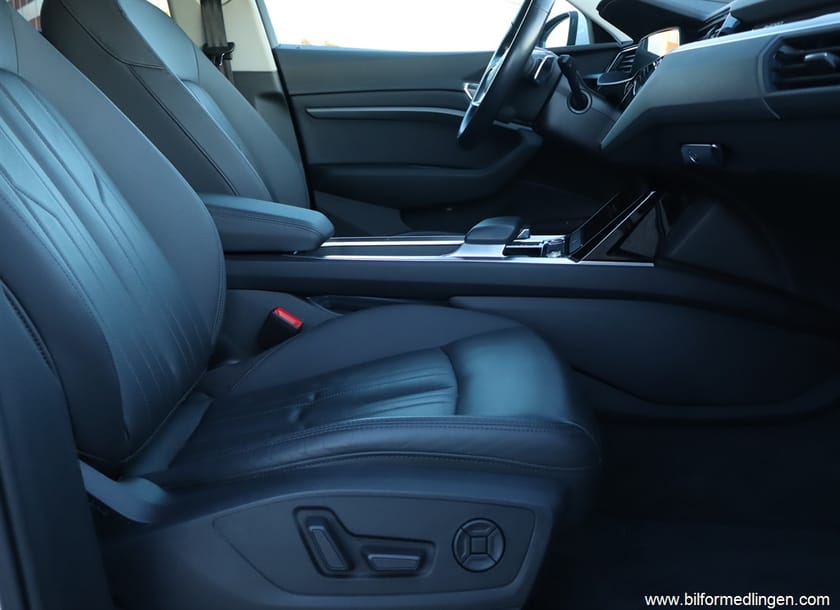 Bild 5 av Audi e-tron 55 quattro 408hk S/V-hjul Drag