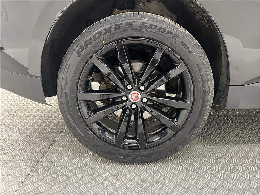 Bild 3 av Jaguar F-Pace 20d AWD 2.0D 180hk M-Värm Cockpit Skinn Pano 0.53l