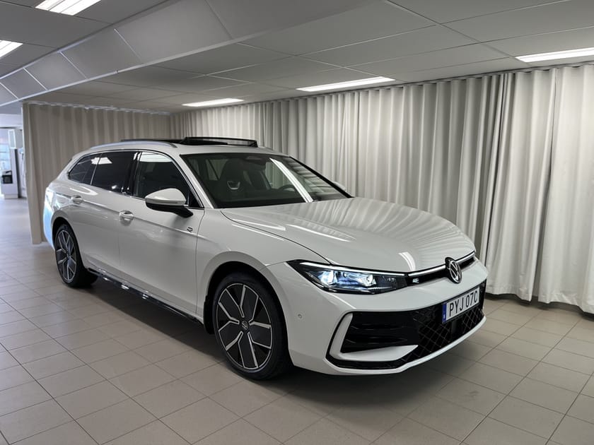 Bild 1 av Volkswagen Passat Variant eHybrid 272 DSG6 R-LINE