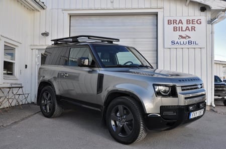 Land Rover Defender 90 D300 MHEV X-Dynamic SE Nav Drag Panorama Värmare Moms